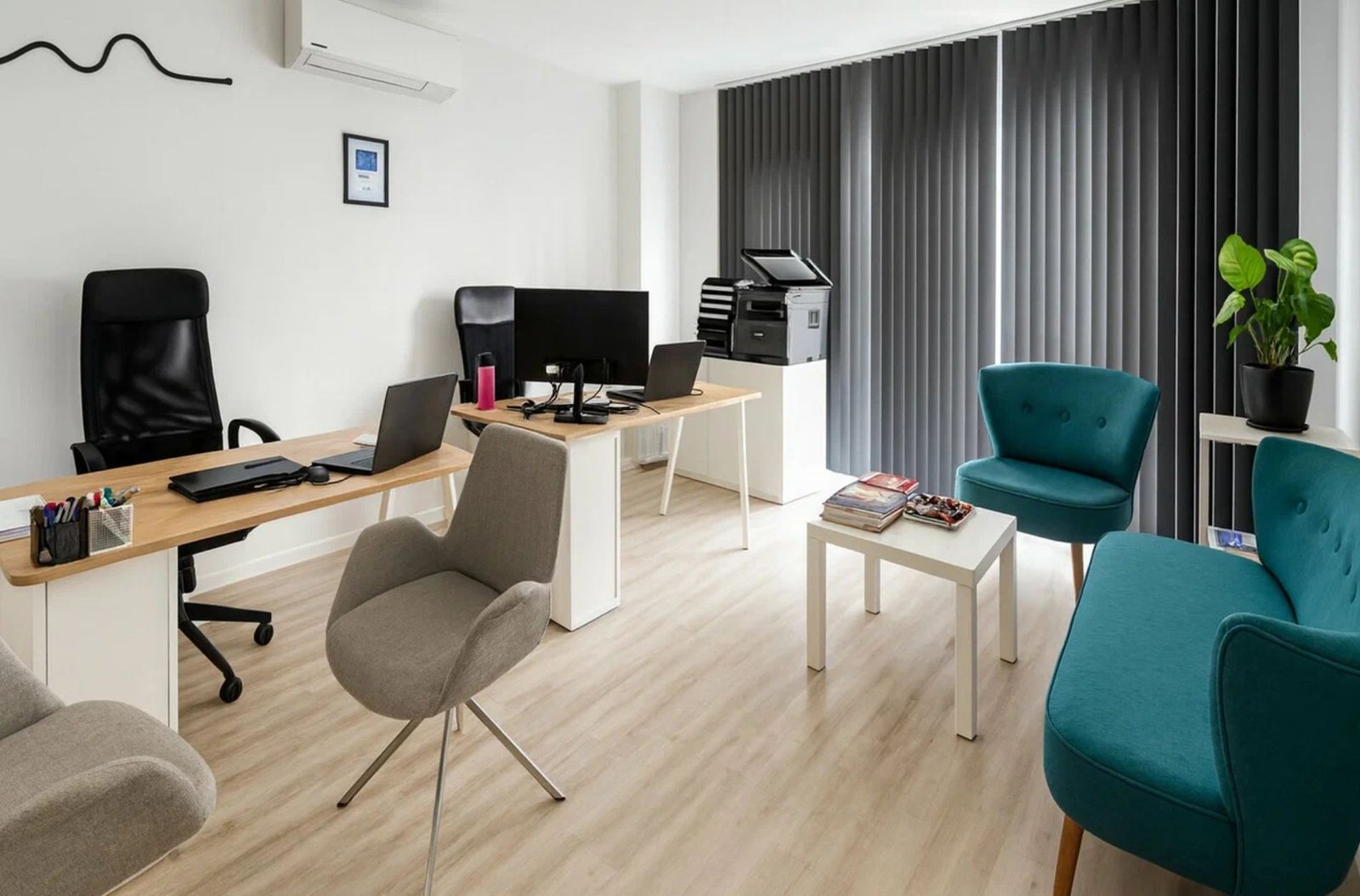 Inside the İdeal Tercüme Yenişehir office